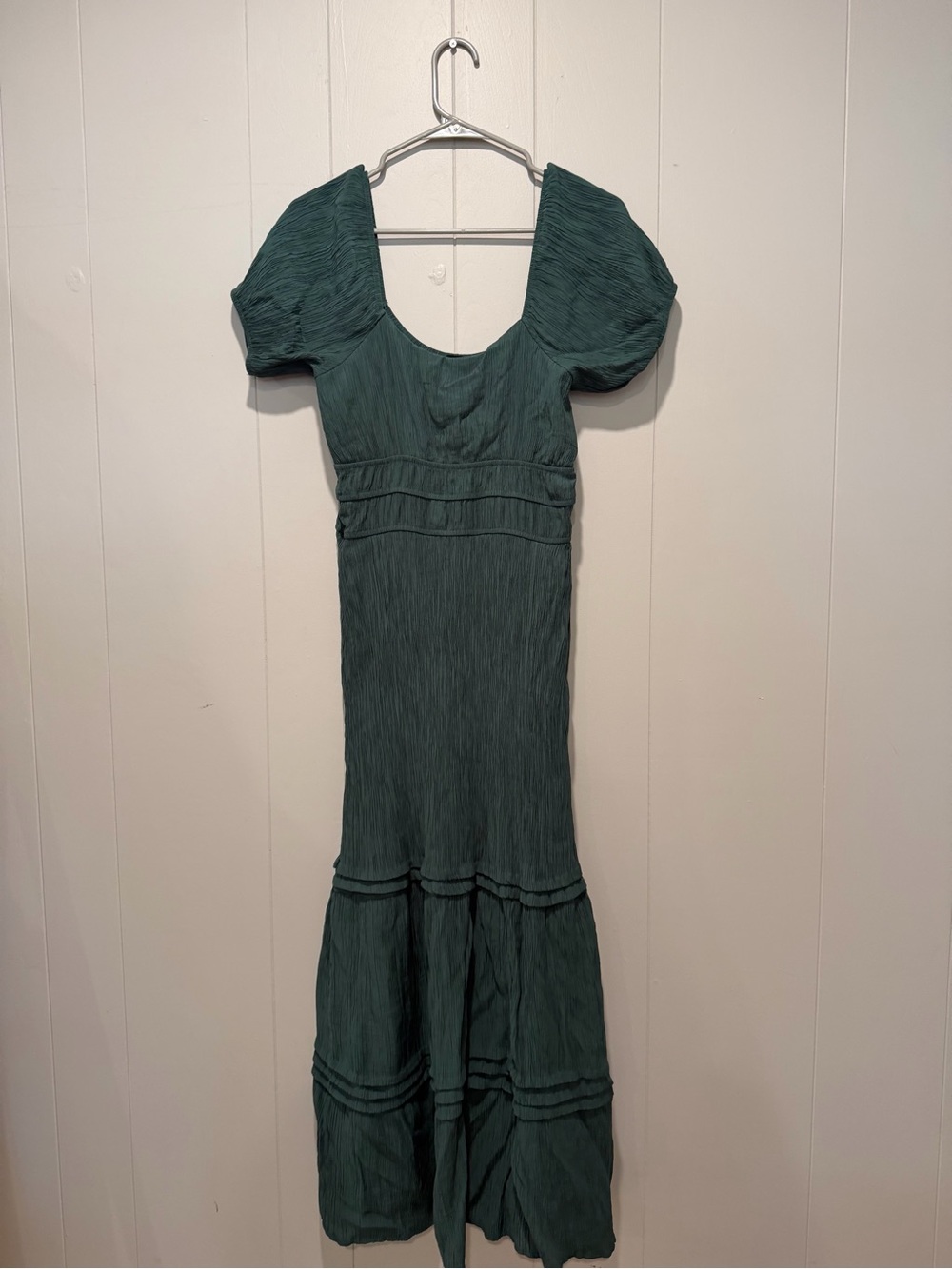 Green Puff-Sleeve Tiered Maxi Dress